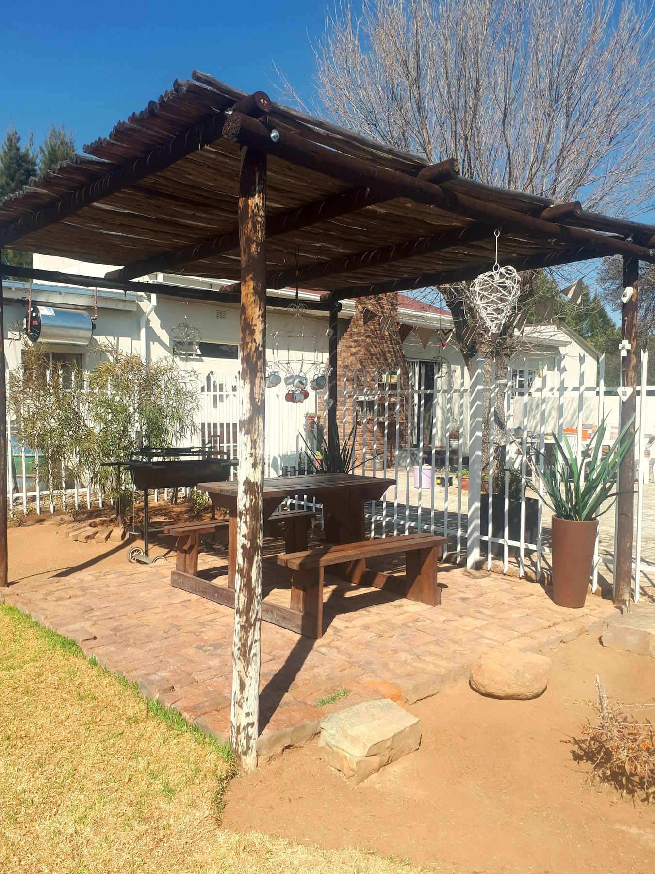 Die braai-lapa in die tuin
